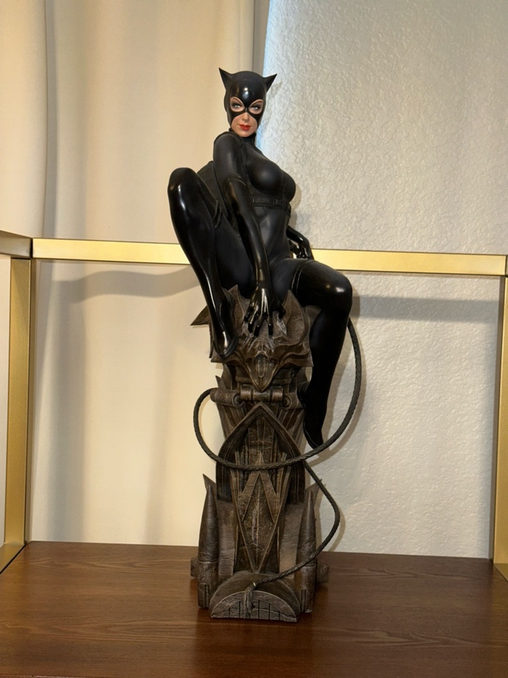 SIDESHOW COLLECTIBLES CATWOMAN PREMIUM FORMAT FIGURE EXCLUSIVE EDITION SOLD OUT - Picture 2 of 16